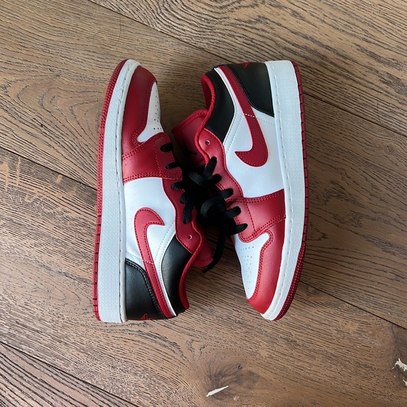 Nike Jordan - Picture 2 of 2